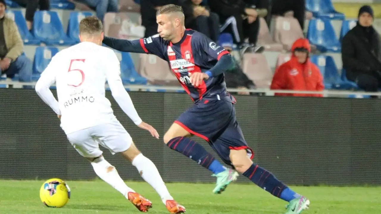 Serie C, tra Crotone e Benevento manca solo il gol: grande gara ma allo Scida finisce 0-0