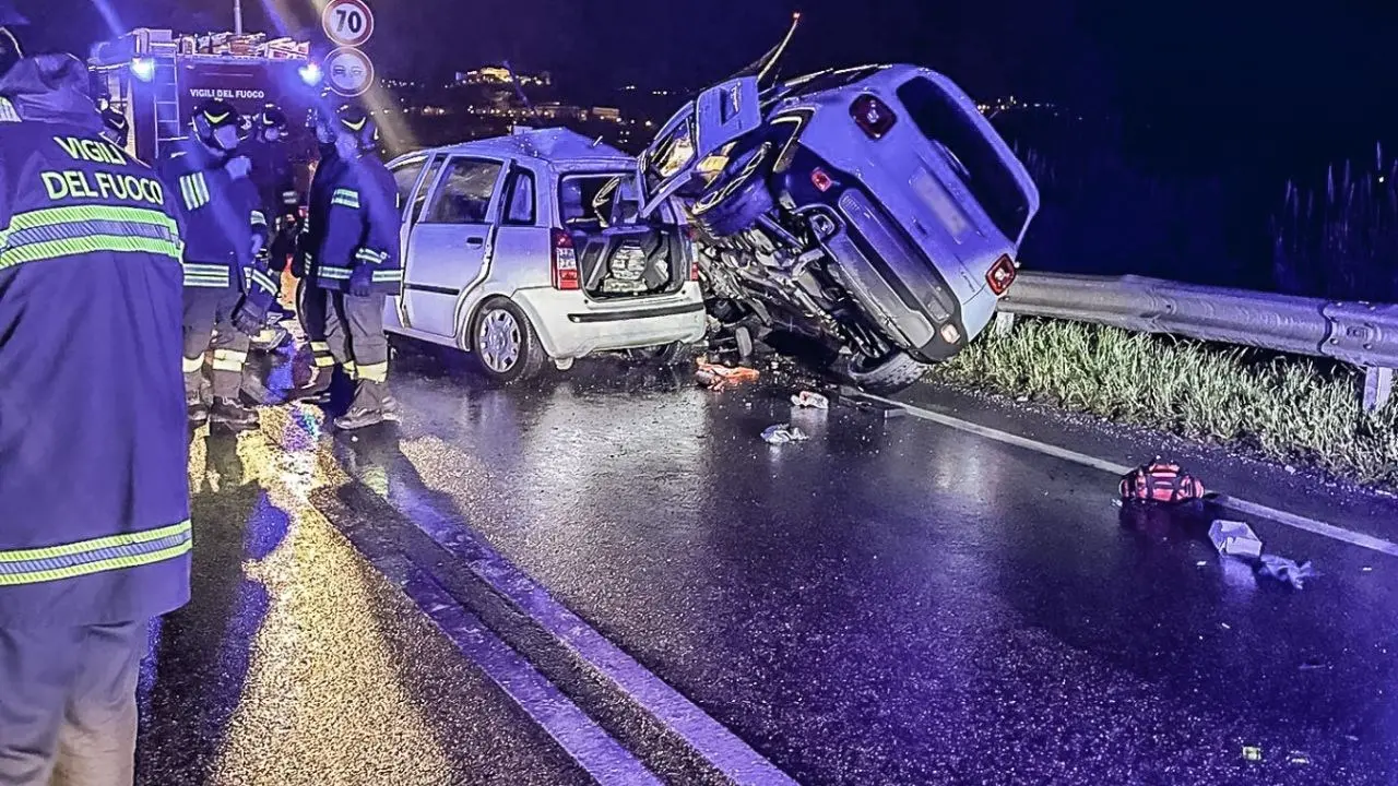 Drammatico incidente nel Cosentino, scontro tra due veicoli lungo la statale 107: morto un 26enne