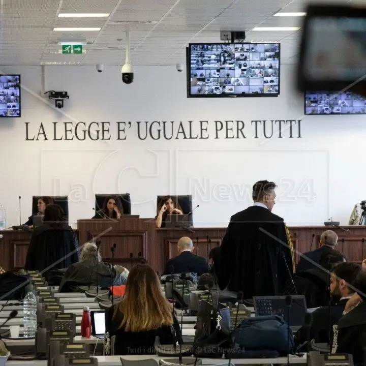 Reset, primo verdetto a Cosenza. Imputato prosciolto: non avrebbe potuto commettere reati di sua iniziativa