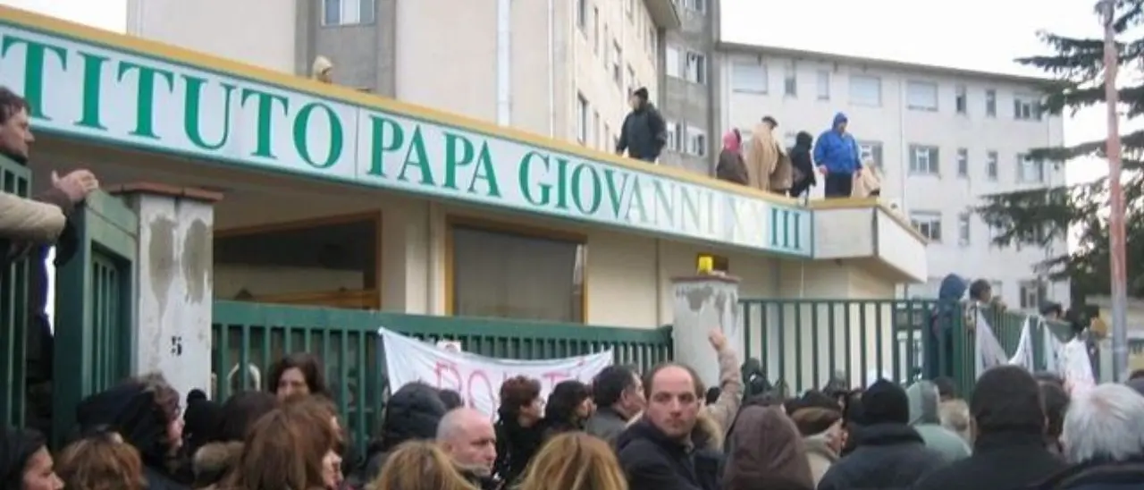 Papa Giovanni XXIII, maxi tegola sulla Curia di Cosenza: la società belga che ha ereditato i crediti chiede 120 milioni di euro