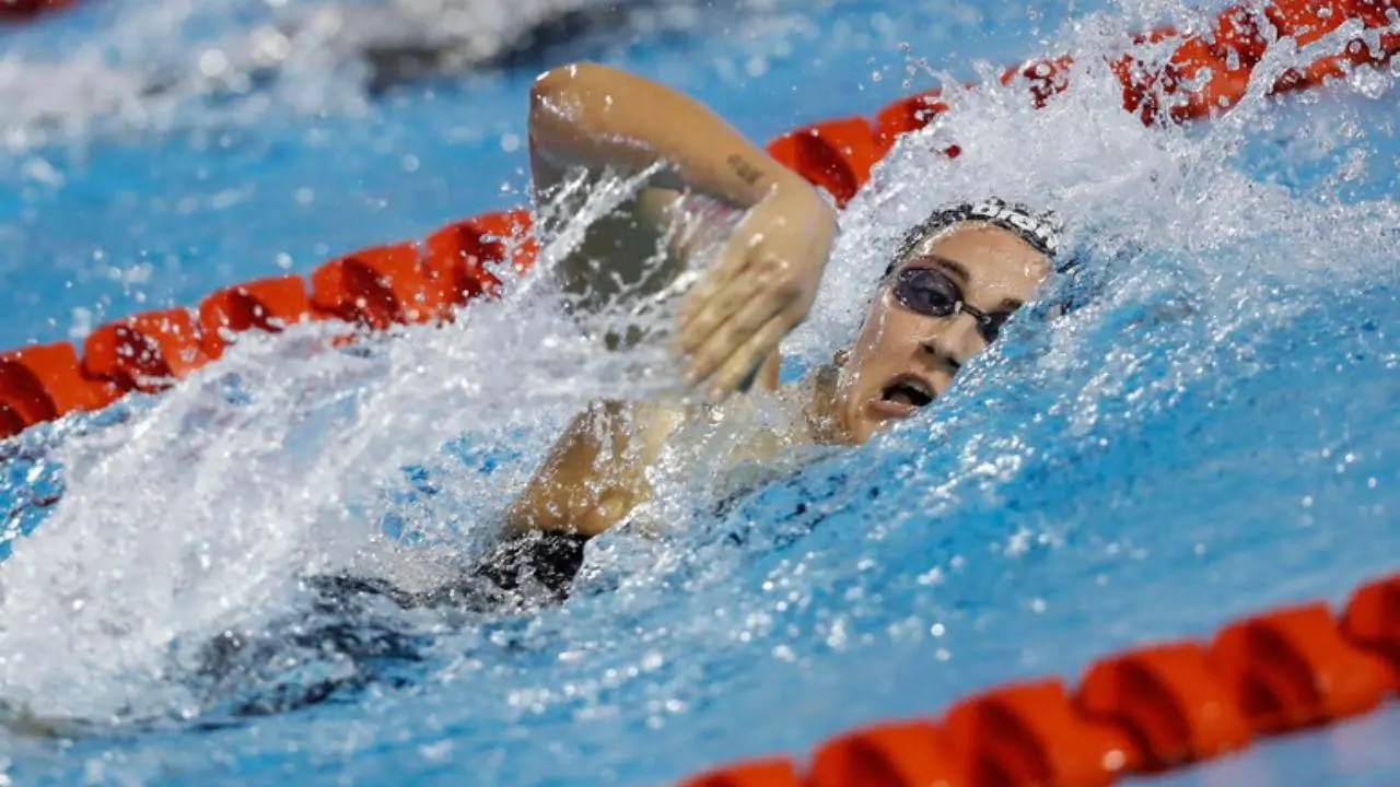 Mondiali di nuoto, stratosferica Quadarella: conquista l’oro nei 1500 stile libero e il pass per Parigi