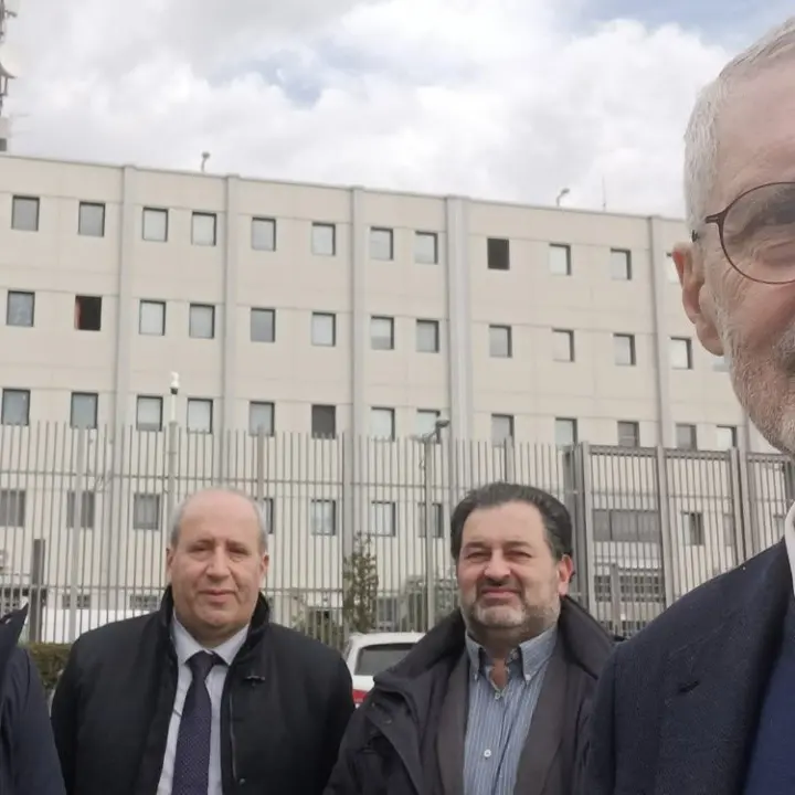 Il consigliere regionale Laghi fa tappa al carcere di Castrovillari: «S’intervenga sulla carenza di personale»