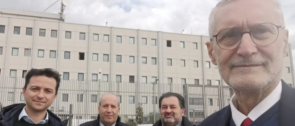Il consigliere regionale Laghi fa tappa al carcere di Castrovillari: «S’intervenga sulla carenza di personale»