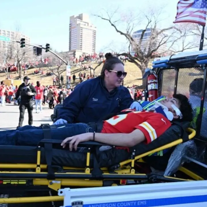 Usa, sparatoria alla parata del Super Bowl a Kansas City: almeno dieci feriti