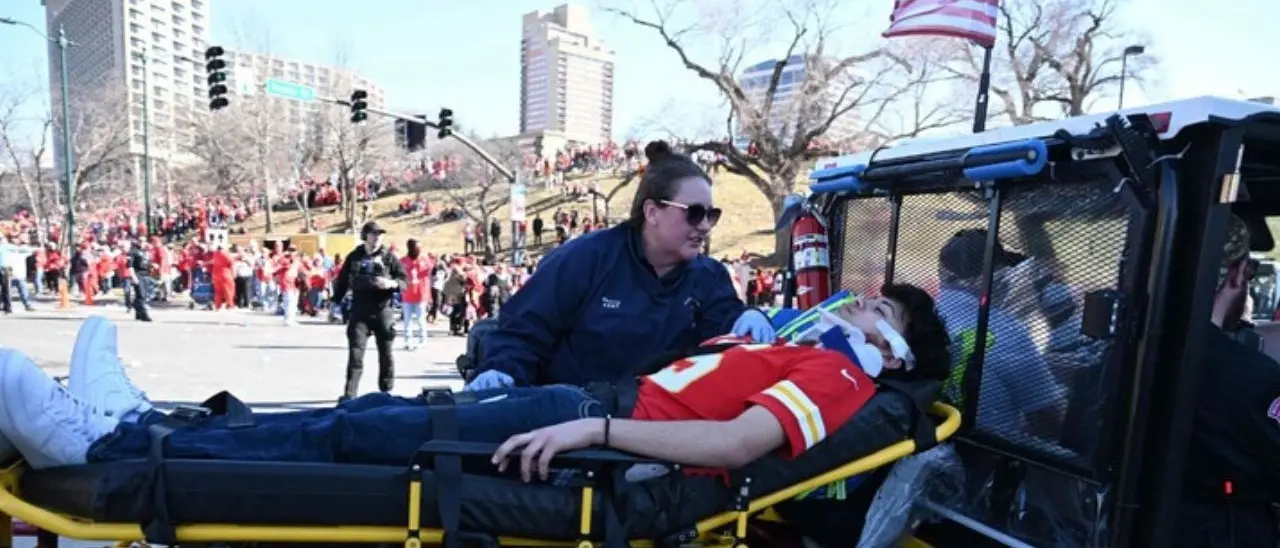 Usa, sparatoria alla parata del Super Bowl a Kansas City: almeno dieci feriti