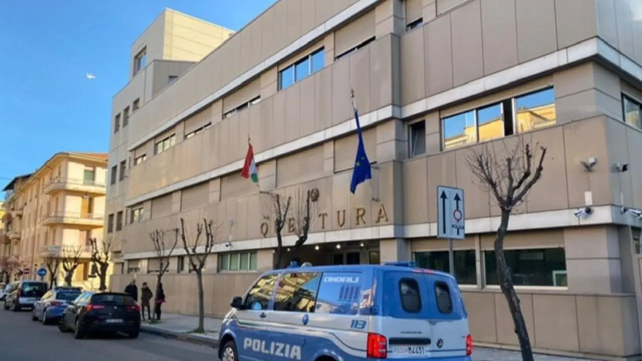 Cosenza, rompe il setto nasale alla moglie con un pugno: scatta il divieto di avvicinamento