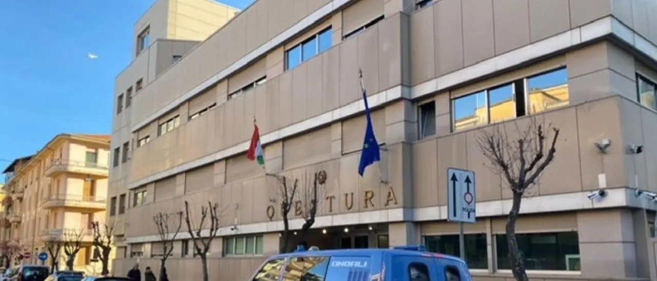 Cosenza, rompe il setto nasale alla moglie con un pugno: scatta il divieto di avvicinamento