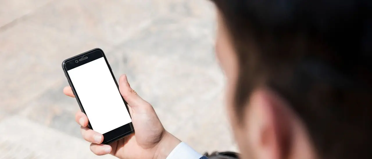 Il «cellulare fiammante» e la soffiata nel carcere di Catanzaro: «Comandà, l’avvocato gli sta portando il telefonino»