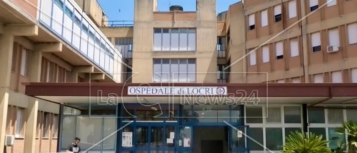 Ospedale di Locri, neonato muore in sala parto: la Procura apre un’inchiesta