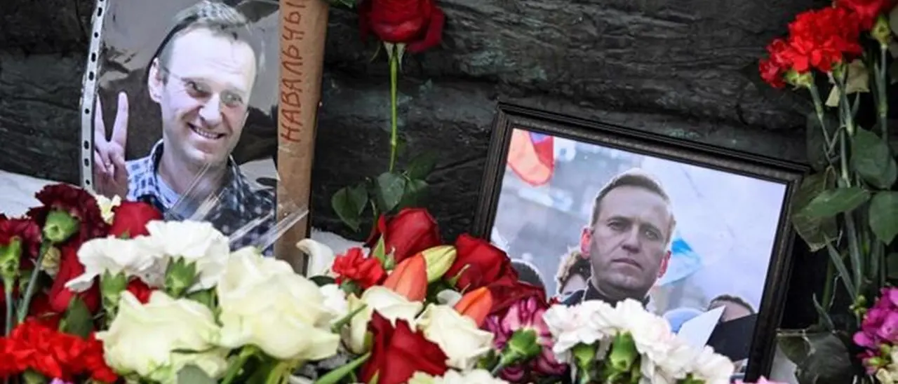 Anche l’Italia scende in piazza per Navalny, tutti i partiti aderiscono alla fiaccolata proposta da Calenda