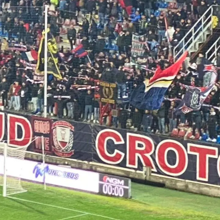 Gomez e Kanoute firmano una doppietta e Crotone-Taranto termina in pareggio: 2-2 allo Scida