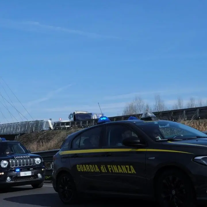 Riciclaggio e false fatture, maxi blitz a Reggio Emilia: 12 arresti e oltre 100 indagati. Sequestri anche in Calabria