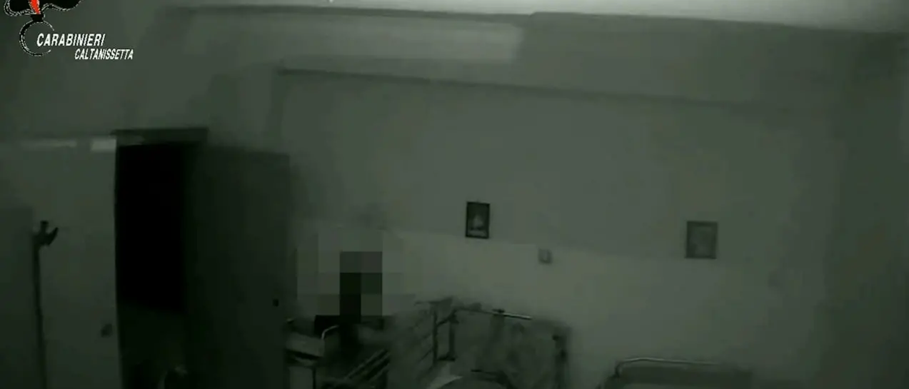 Anziani sedati e bloccati a letto: quattro arresti in una casa di riposo a Caltanissetta