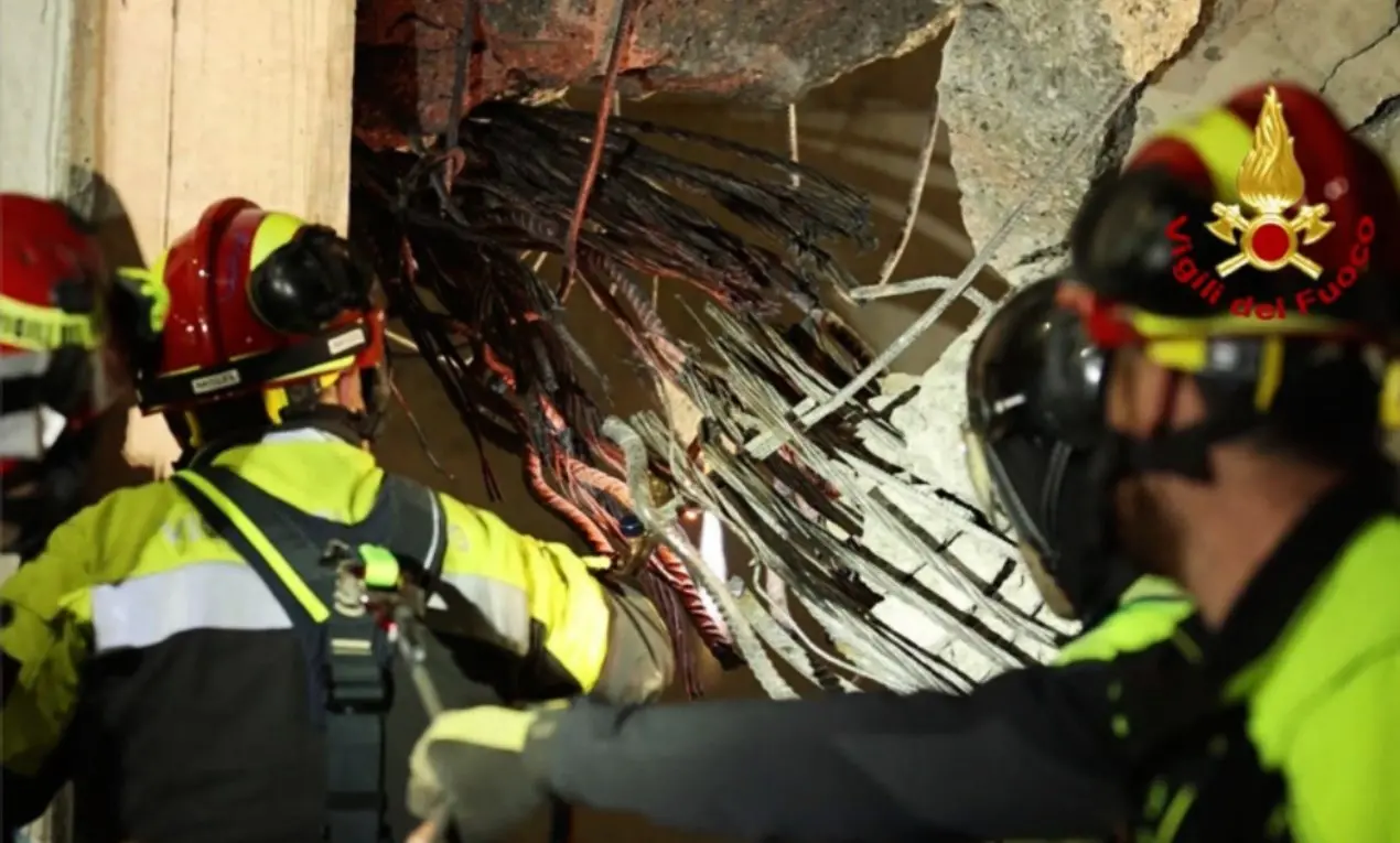 Crollo nel cantiere del supermercato Esselunga a Firenze: trovato il corpo della quinta vittima