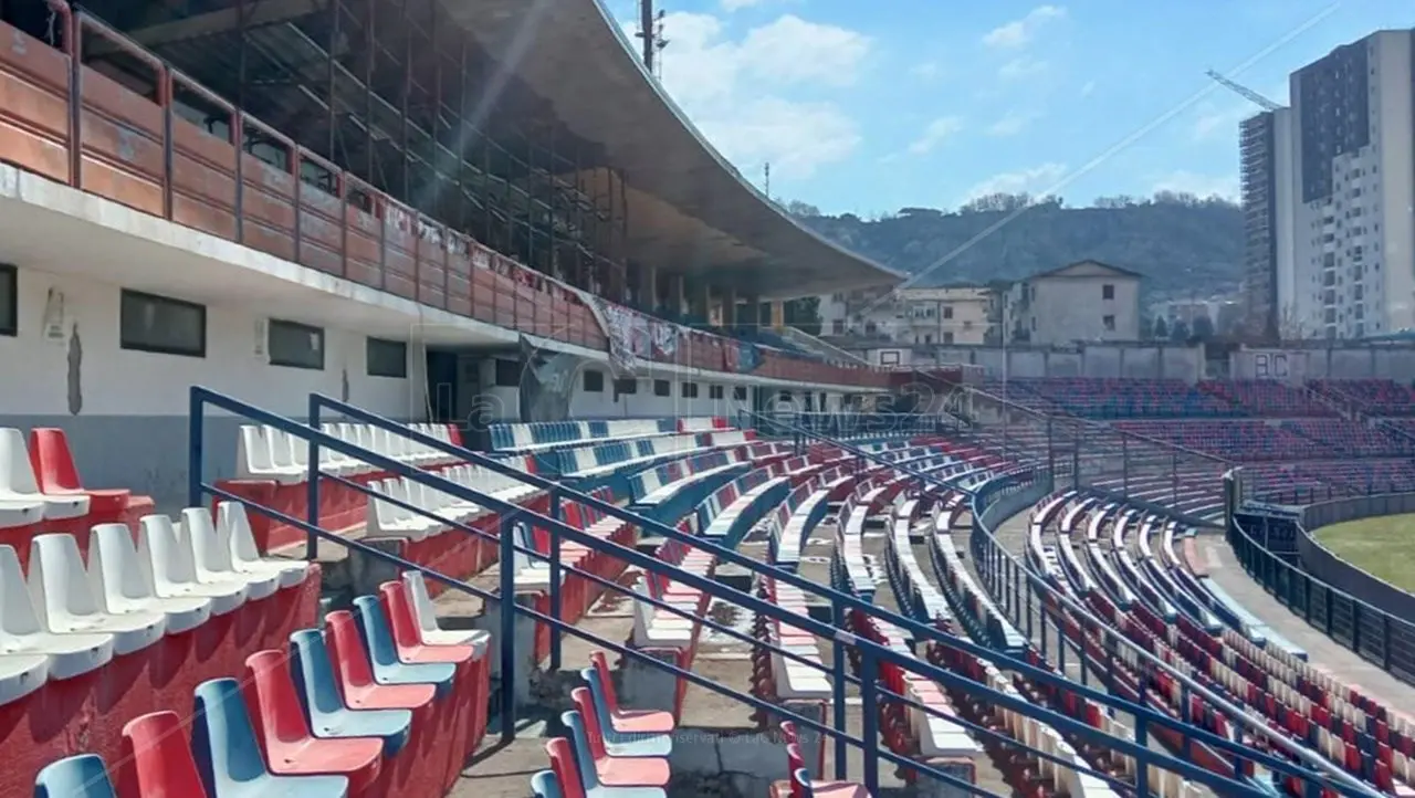 Cosenza, contro la Sampdoria riapre la storica Tribuna B scoperta: 2600 posti in più per i tifosi rossoblù