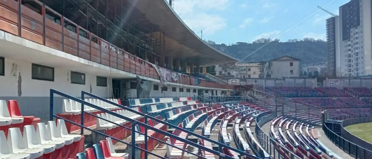 Cosenza, contro la Sampdoria riapre la storica Tribuna B scoperta: 2600 posti in più per i tifosi rossoblù