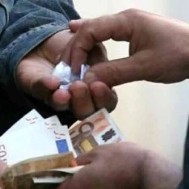 Spaccio di droga a Cosenza, chiuse le indagini sulla presunta associazione di narcotrafficanti nigeriani - NOMI