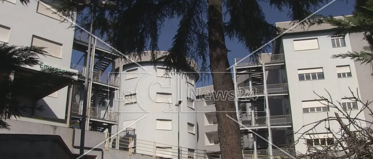 Ospedale di Castrovillari, in arrivo dieci medici cubani: saranno smistati tra i vari reparti