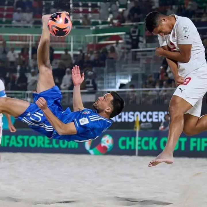Mondiali di beach soccer, l’Italia si abbatte su Tahiti: gli Azzurri vincono 5-2 in rimonta e volano in semifinale