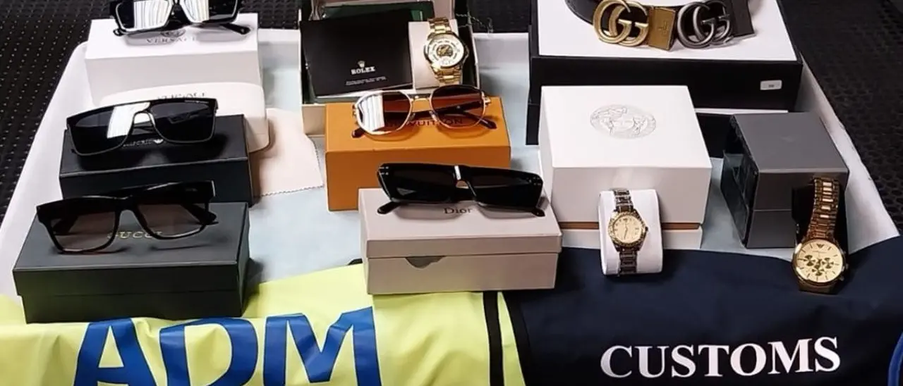Orologi, occhiali e cinture contraffatti: scatta il sequestro all’aeroporto di Reggio Calabria