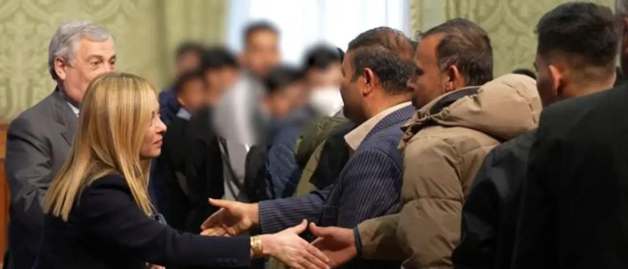 L’incubo dei rimpatri dopo la tragedia di Cutro: storie di speranze infrante a pochi metri dalla spiaggia e di promesse tradite