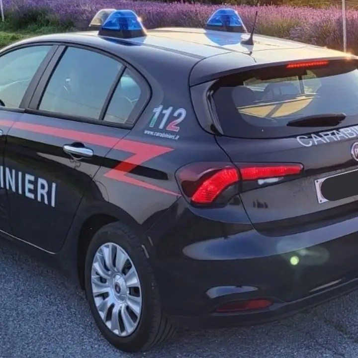 Cosenza, agente penitenziario si toglie la vita con la pistola d’ordinanza mentre è a casa