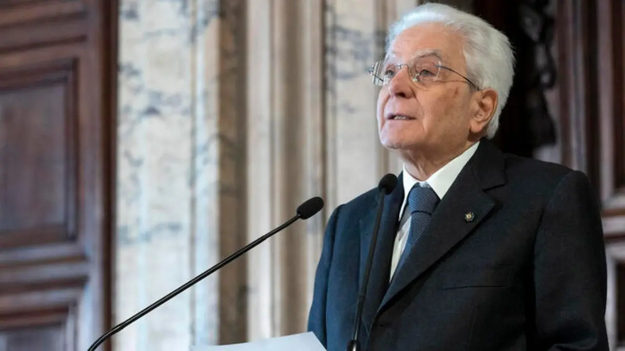 Mattarella a Piantedosi: «Autorevolezza non si misura sui manganelli, con i ragazzi sono un fallimento»