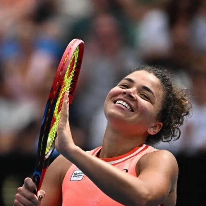 Tennis, Jasmine Paolini vince il WTA1000 di Dubai e sale al numero 14 del mondo