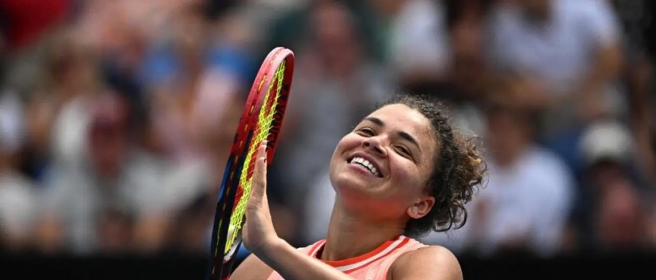 Tennis, Jasmine Paolini vince il WTA1000 di Dubai e sale al numero 14 del mondo