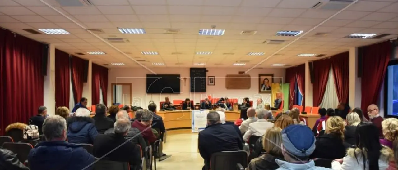 Ospedale di Gioia Tauro, i cittadini chiedono risposte. L’Asp: «Stiamo lavorando per risolvere i problemi»