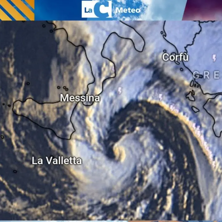 Toh, riecco l’inverno: Calabria sferzata dalla pioggia, neve in montagna. Ma è solo l’antipasto