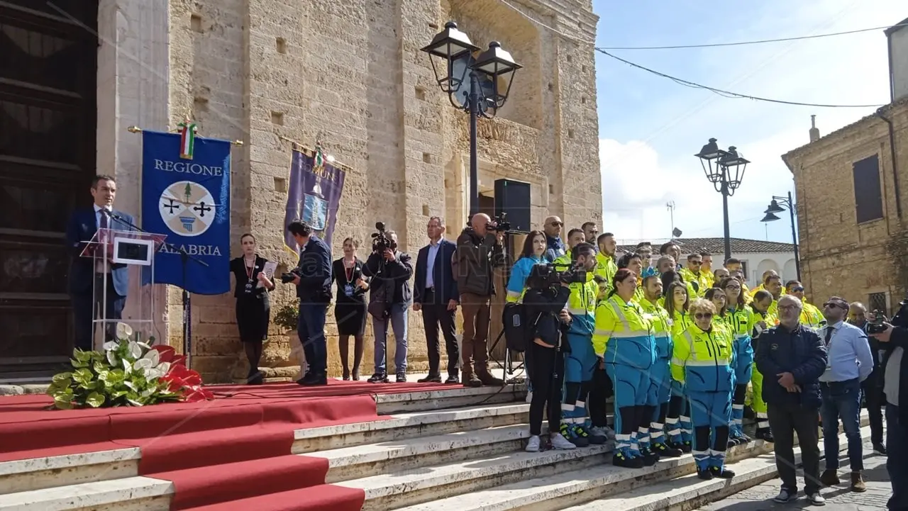 Occhiuto a Cutro a un anno dal naufragio: «Mediterraneo non può essere un cimitero, Calabria solidale con chi scappa da fame e guerre»