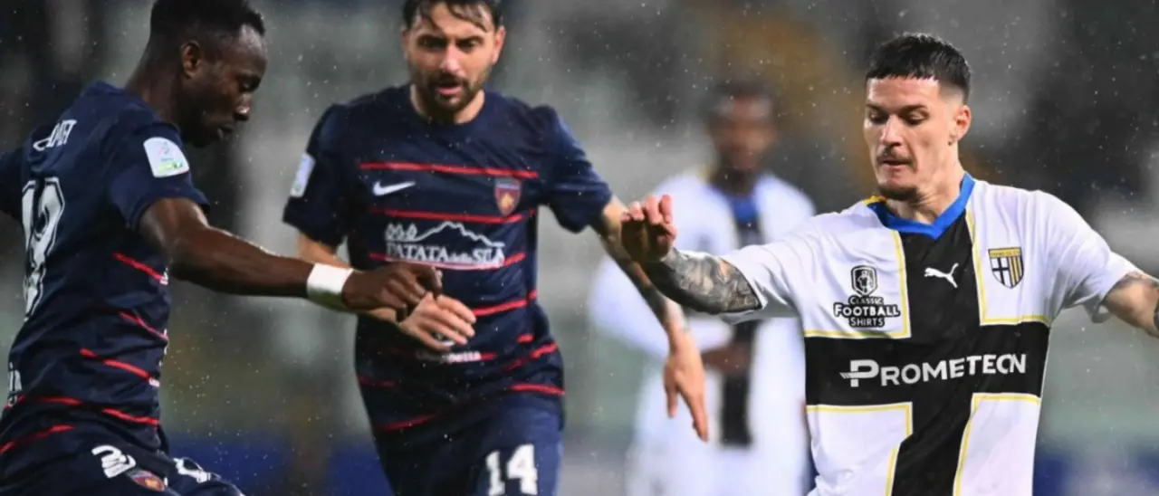 Serie B, un bel Cosenza mette paura alla capolista: in casa del Parma finisce 1-1