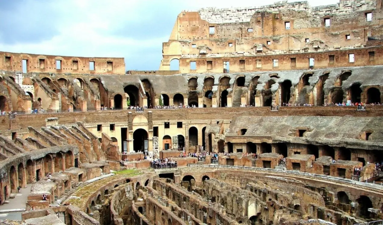 Terrorismo, l’Italia resta un potenziale bersaglio. I Servizi segreti: «Colosseo obiettivo della jihad»