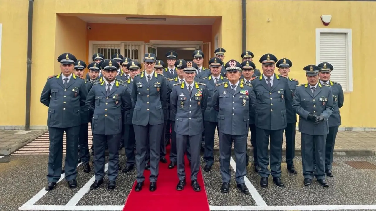 Guardia di Finanza, il comandante regionale Gianluigi D’Alfonso in visita al reparto di Soverato