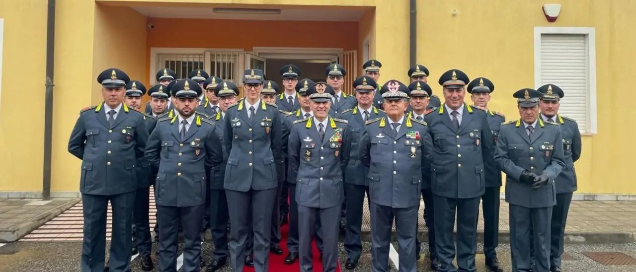Guardia di Finanza, il comandante regionale Gianluigi D’Alfonso in visita al reparto di Soverato