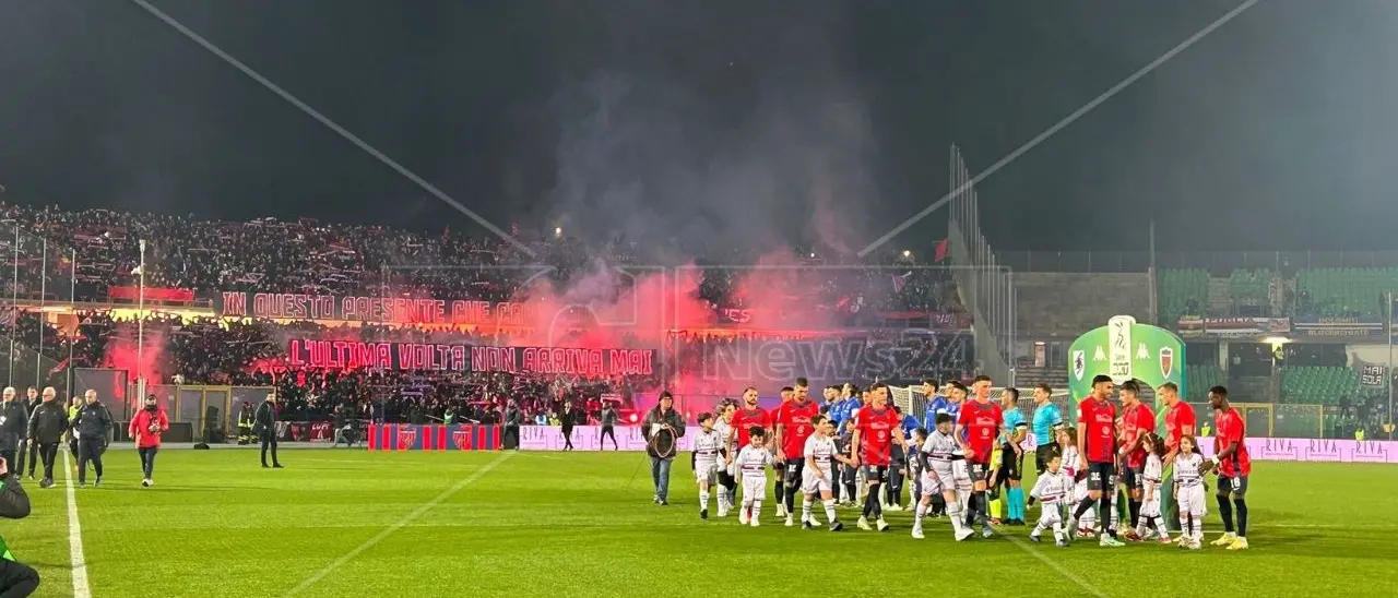 Cosenza-Catanzaro, Marulla tutto esaurito per il derby di Calabria: ultimi biglietti venduti in meno di un’ora