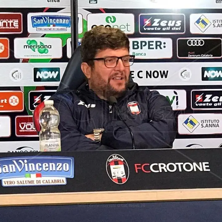 Crotone-Giugliano, mister Baldini verso la prima allo Scida: «Il risultato non conterebbe senza la prestazione»
