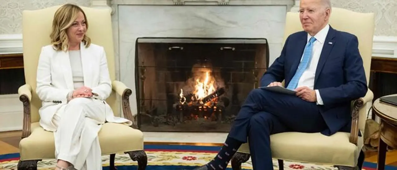 Meloni a Biden: «Italia sostiene mediazione Usa in Medio Oriente». E sui migranti: «Serve un’alleanza globale»