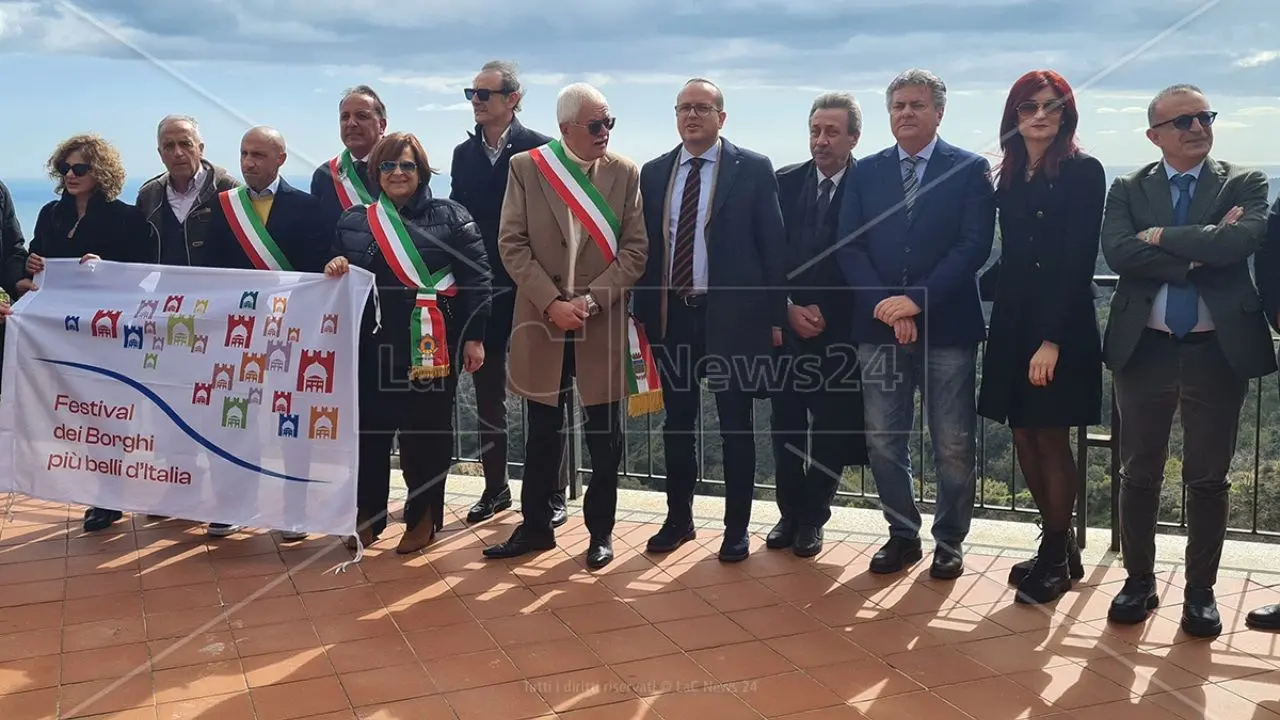 A Badolato una cerimonia organizzata dai Borghi più belli d’Italia: un patrimonio immenso che andrebbe prima capito e poi valorizzato