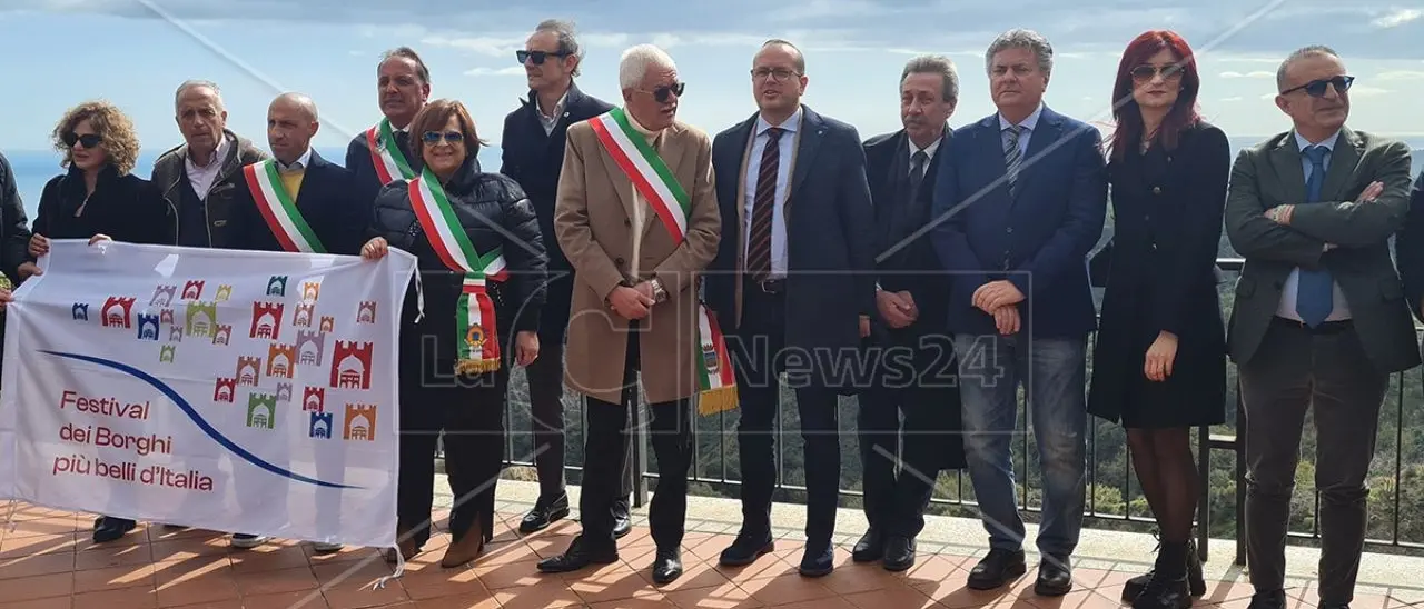 A Badolato una cerimonia organizzata dai Borghi più belli d’Italia: un patrimonio immenso che andrebbe prima capito e poi valorizzato