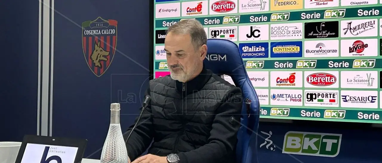 Cosenza-Catanzaro 0-2, Vivarini esalta i suoi giocatori e i tifosi: «Grande passione da parte del popolo calabrese, da una parte e dall’altra»