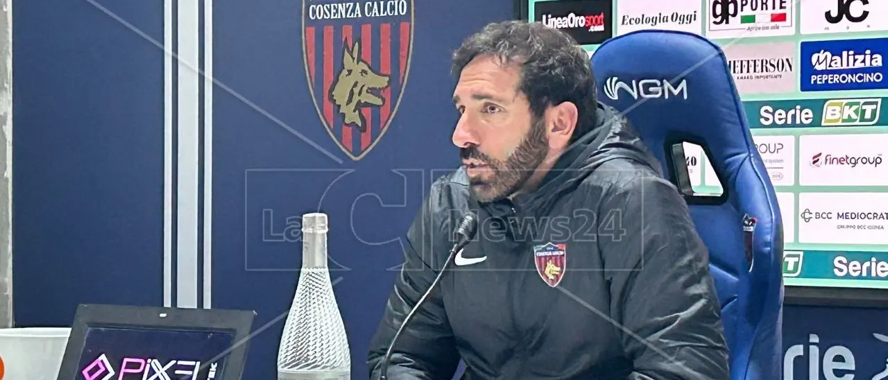 Cosenza-Catanzaro, mister Caserta: «Siamo delusi. Chiediamo scusa ai tifosi»