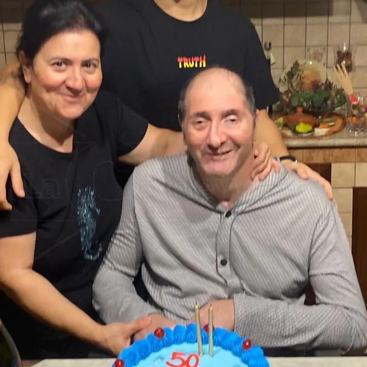 L’incidente, il coma e una lunga odissea in Tribunale: «Solo l’amore per la famiglia lo ha riportato alla vita»