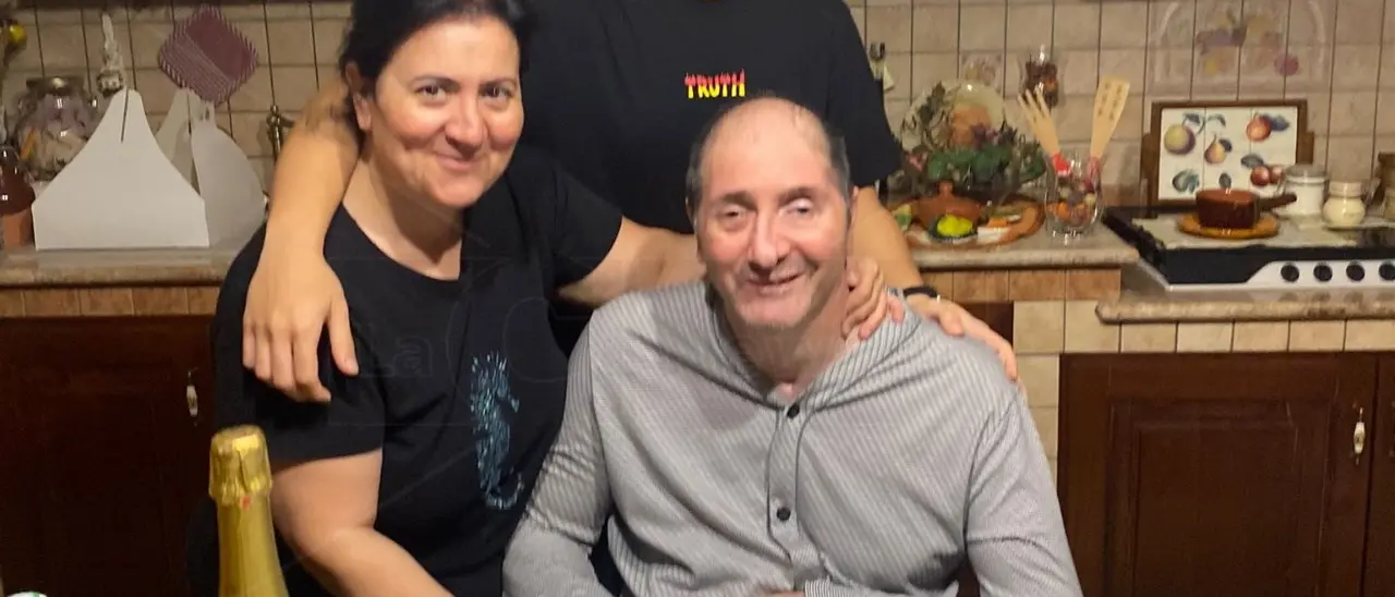 L’incidente, il coma e una lunga odissea in Tribunale: «Solo l’amore per la famiglia lo ha riportato alla vita»