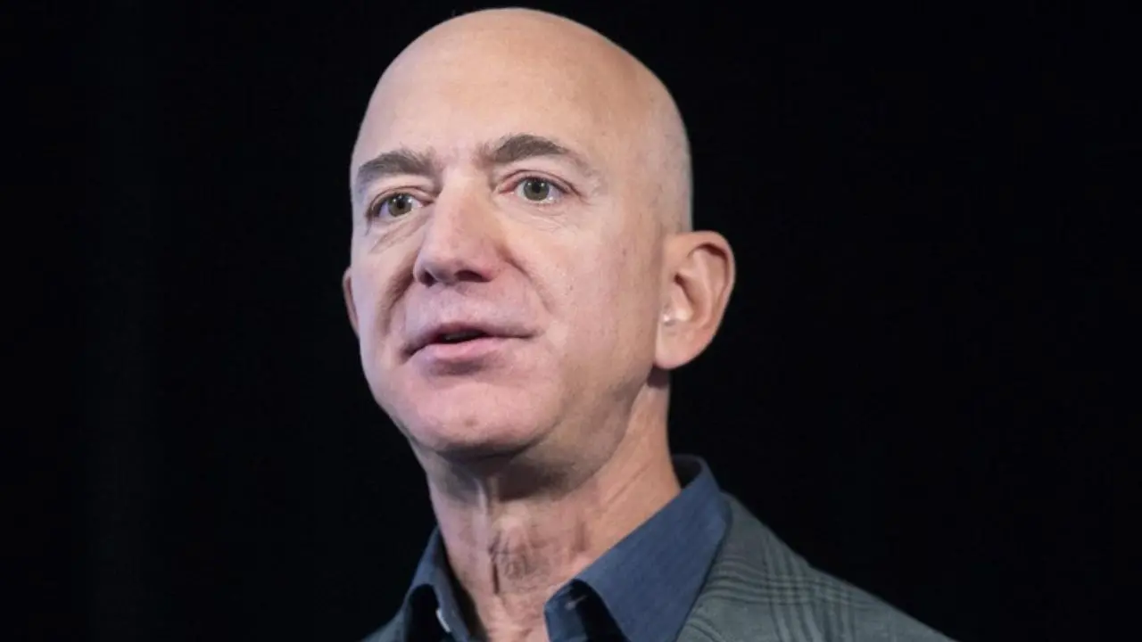 Jeff Bezos tocca quota 200 miliardi di dollari e ridiventa l‘uomo più ricco del mondo