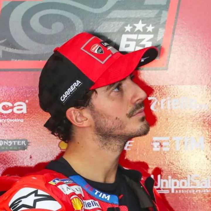 Motogp, al via la nuova stagione dal Qatar: Pecco Bagnaia rinnova con la Ducati