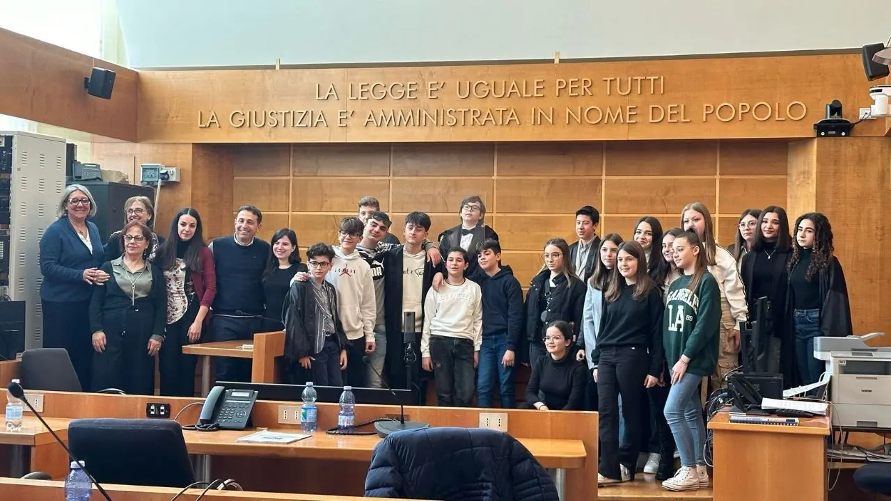 Un processo contro il bullismo, gli studenti di Nocera e Falerna vanno a scuola di legalità al Tribunale di Lamezia