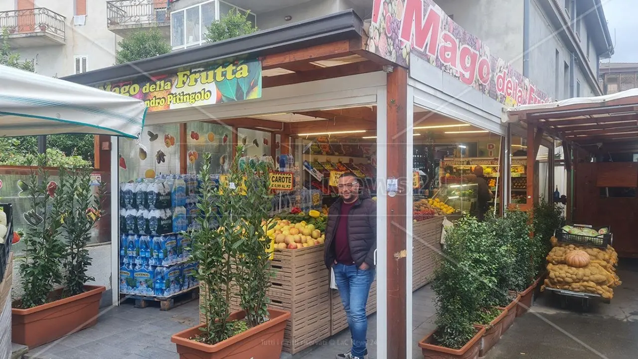 Difendere l’economia locale è un dovere sociale e civico: l’esperienza positiva del Mago della Frutta a Montepaone Lido