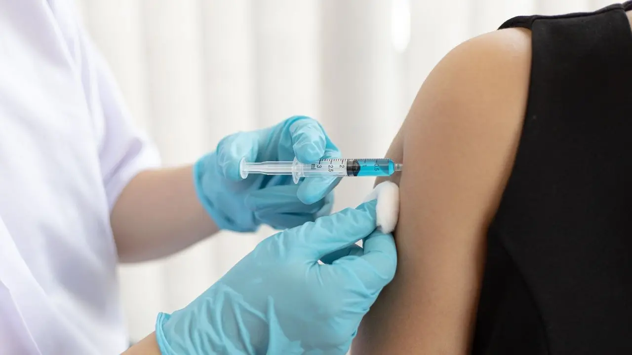 Vaccini anti Covid, uomo tedesco si sottopone 217 volte all’iniezione: «Nessun effetto collaterale»